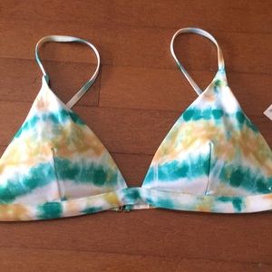 🌞NWT RIP CURL BIKINI TOP🌞